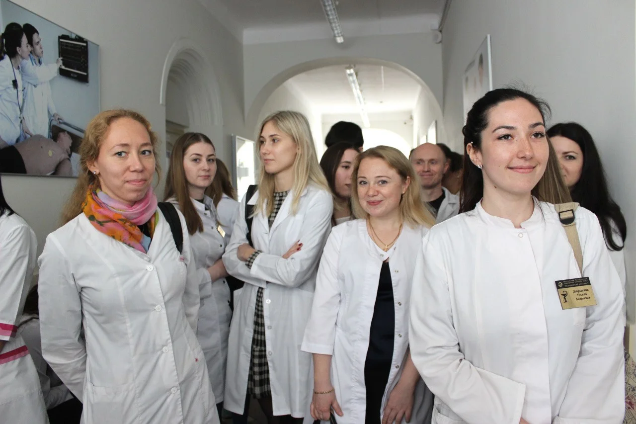 В ярмарке вакансий для выпускников мединститута БФУ им. И. Канта приняли участие более трехсот человек