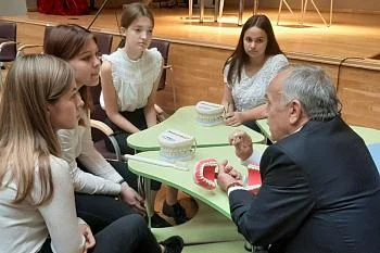 В старших классах лицея № 10 Советска прошли уроки гигиены полости рта