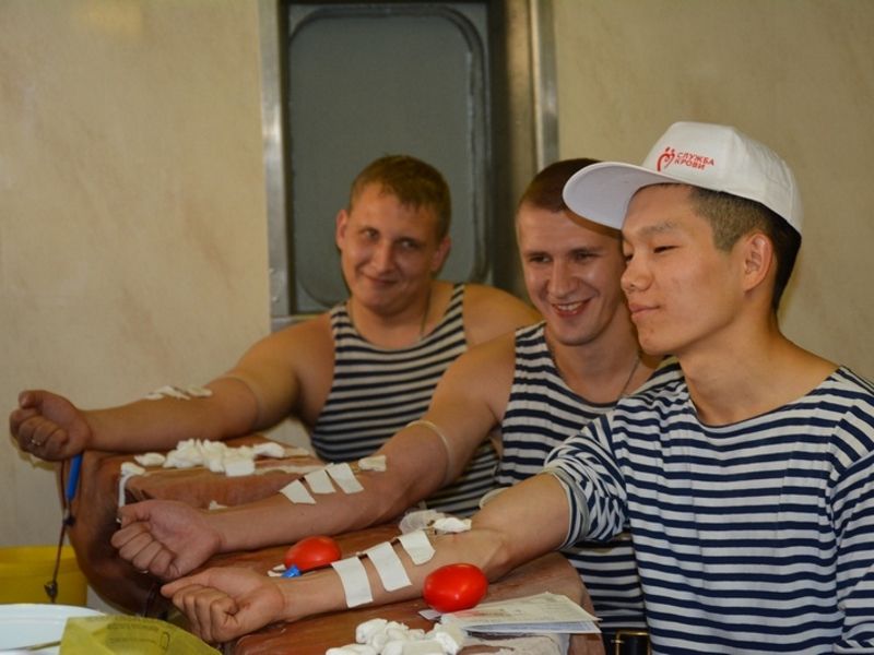 Экипаж сторожевого корабля «Ярослав Мудрый» сдал около 23 литров донорской крови
